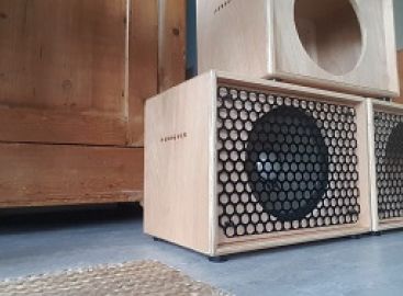 Speaker omkasting